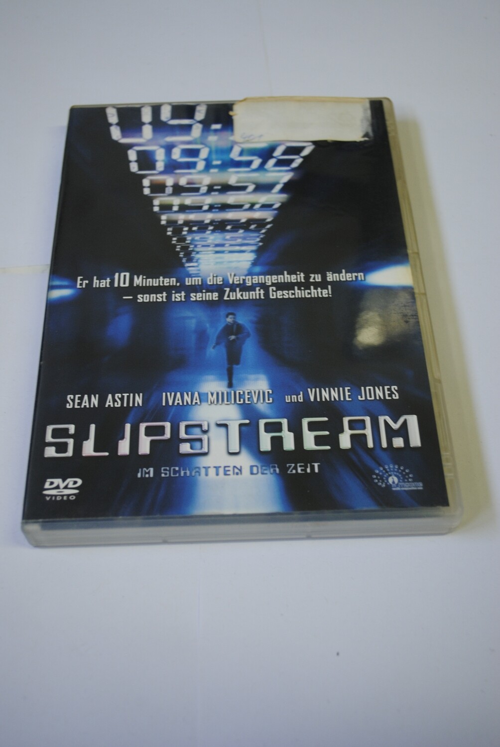 SLIPSTREAM: IM SCHATTEN DER ZEIT auf DVD