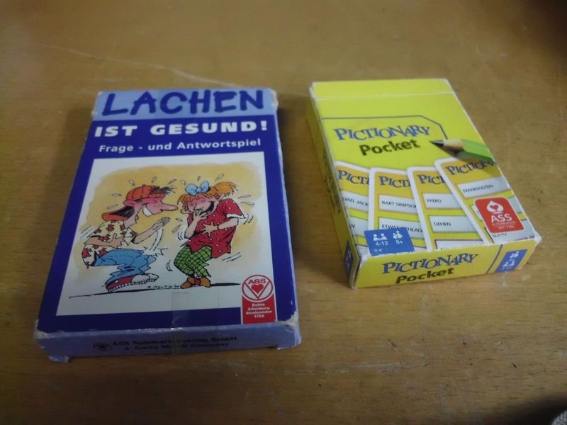 Lachen ist Gesund - Fragen & Antwortspiel und Pictionary Pocket Lachen ist Gesund - Fragen & Antwortspiel und Pictionary Pocket