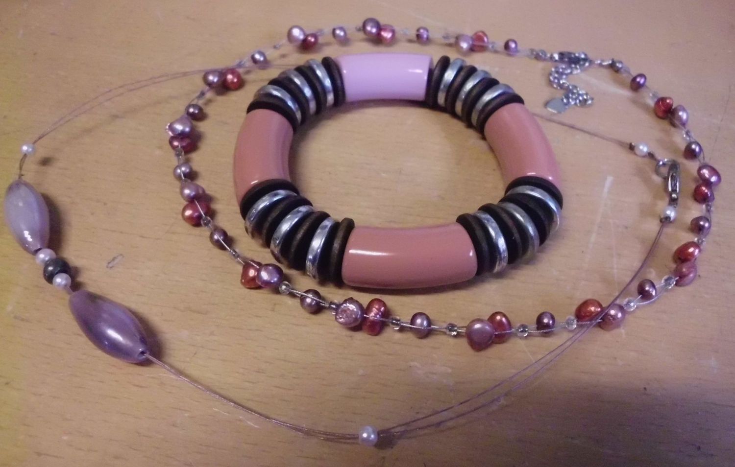 2 Halsketten mit Armband