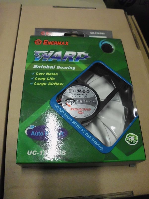 Enermax UC-12AEBS 12x12 Warp Fan Enermax UC-12AEBS 12x12 Warp Fan