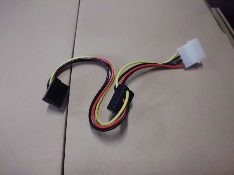 Delock Kabel Adapter Power SATA HDD - 4pin Stecker Delock Kabel Adapter Power SATA HDD - 4pin Stecker
