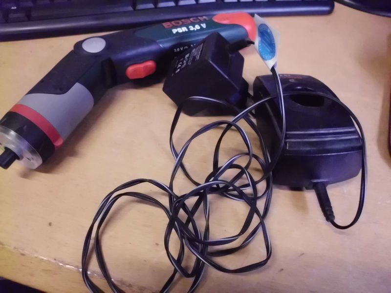 Bosch PSR 3,6V Akkuschrauber mit Ladestation Bosch PSR 3,6V Akkuschrauber mit Ladestation