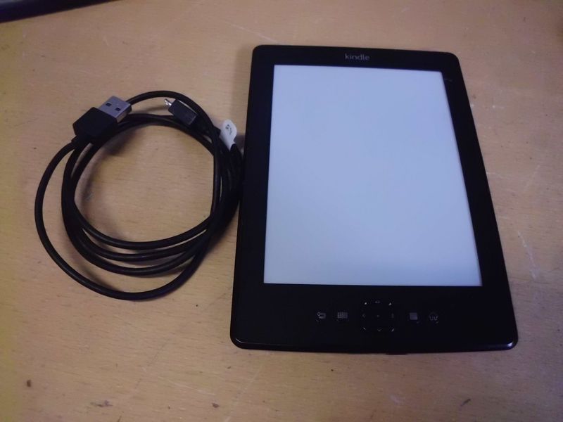 ebook reader Kindle mit Ladekabel ebook reader Kindle mit Ladekabel