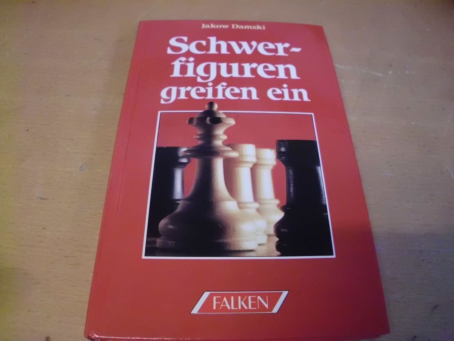 Schwerfiguren greifen an
