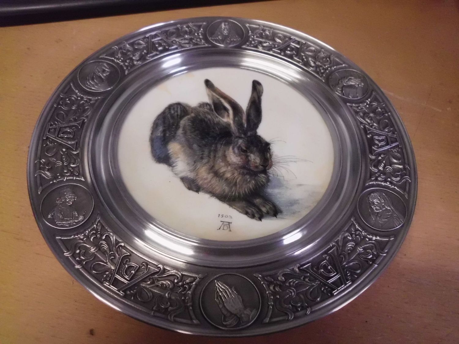 Wandteller " Der Hase "