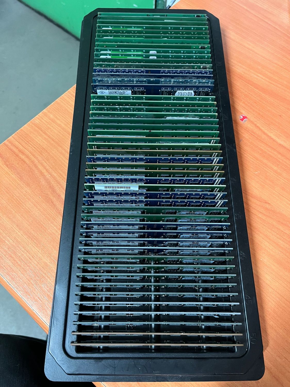 52 Riegel Arbeitsspeicher in Tray