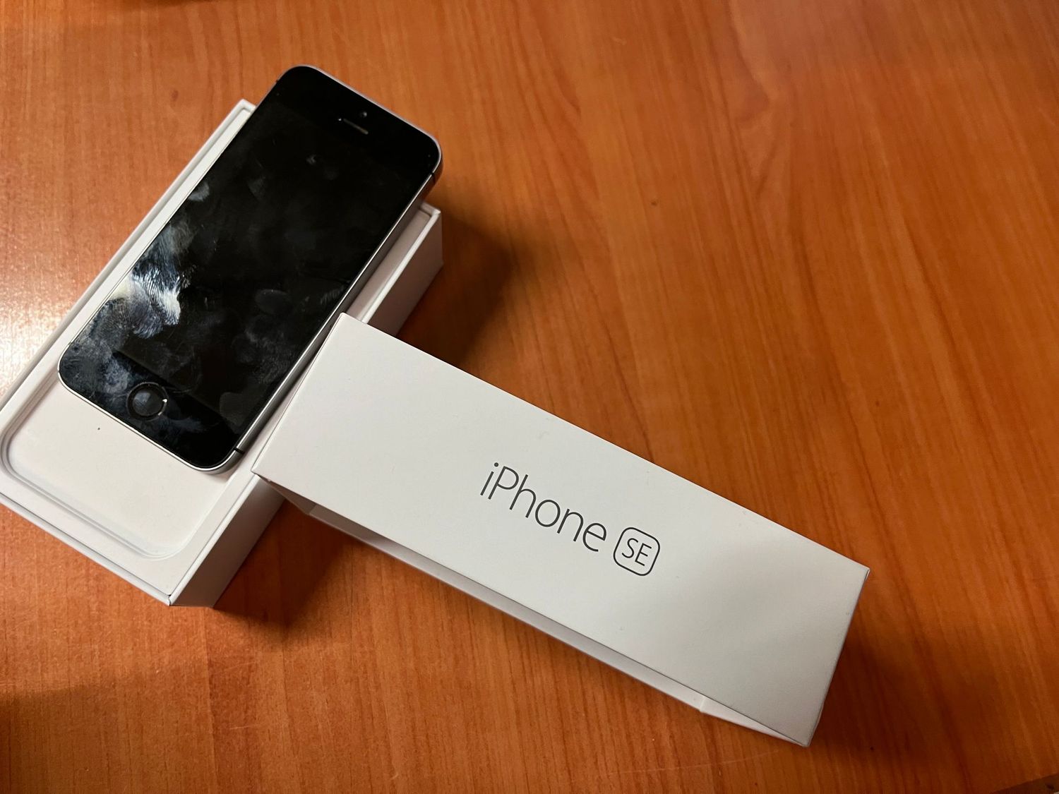 iphone SE - Model A1723