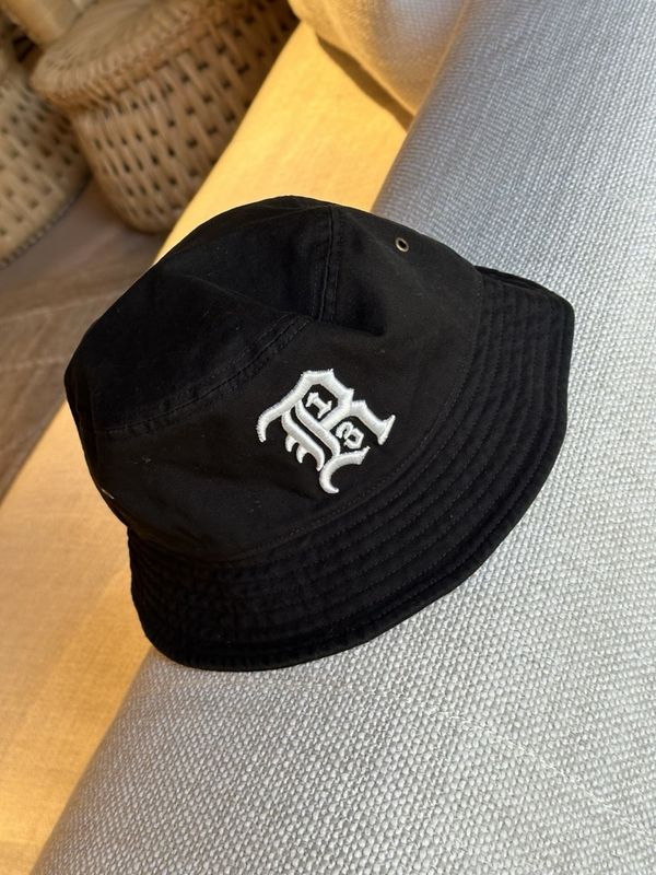R13 Bucket Hat