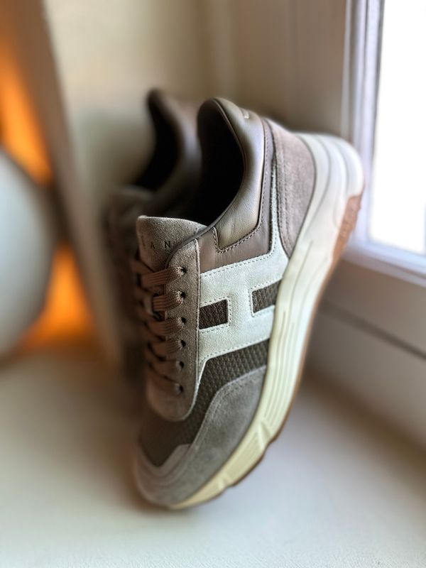 Hogan Hyperlight Sneakers