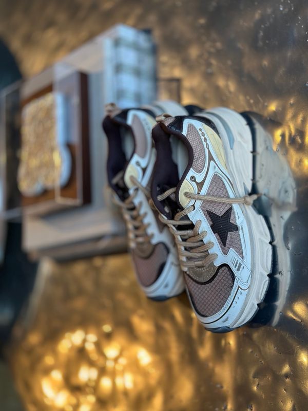 Golden Goose Lightstar Sneakers