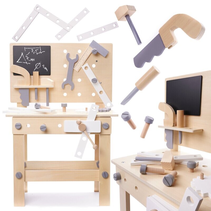 WOODEN WORK BENCH 47