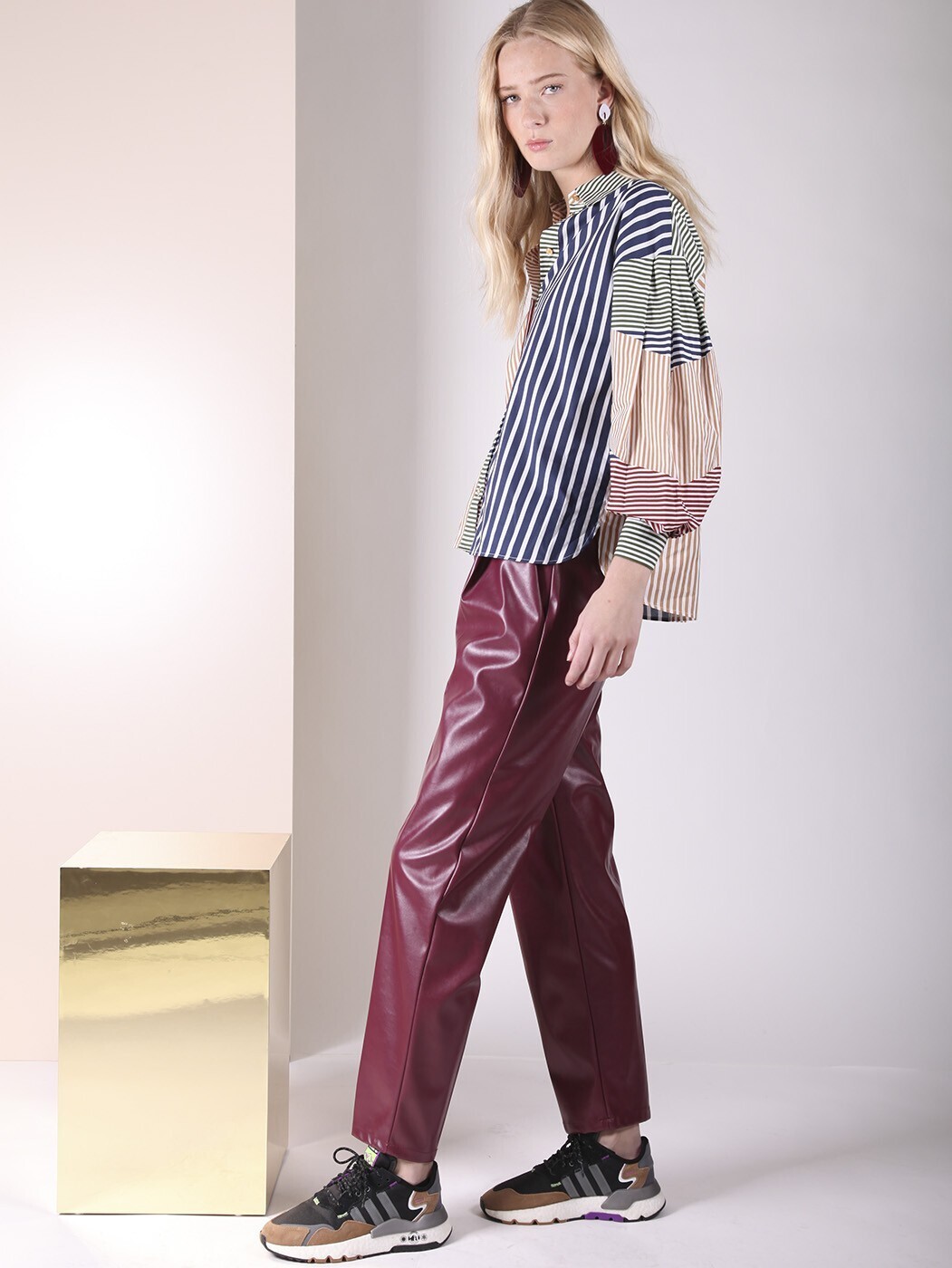 VILAGALLO Dakota Bordeaux Vegan Leather Trouser