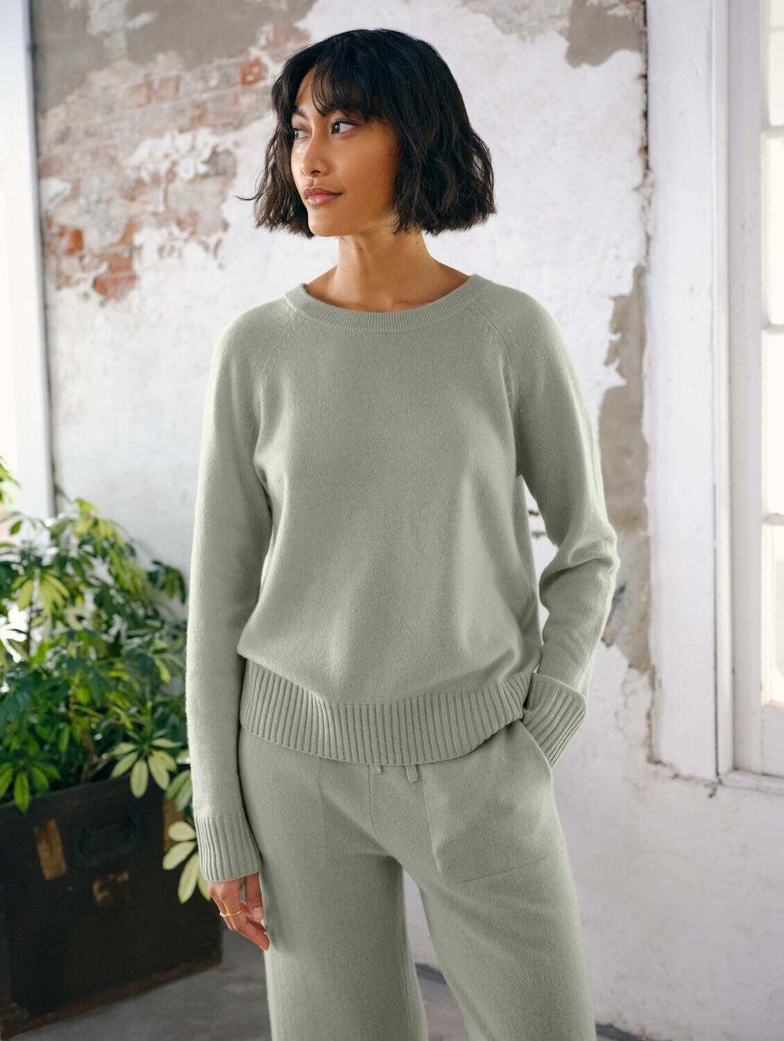 WHITE+WARREN Cashmere sweatshirt Faded Agave