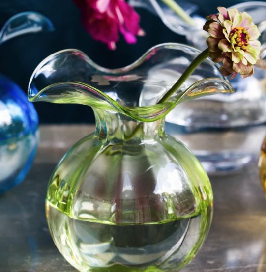 VIETRI Hibiscus Bud Vase GREEN HBS-8580G-GB VIETRI Hibiscus Bud Vase GREEN HBS-8580G-GB