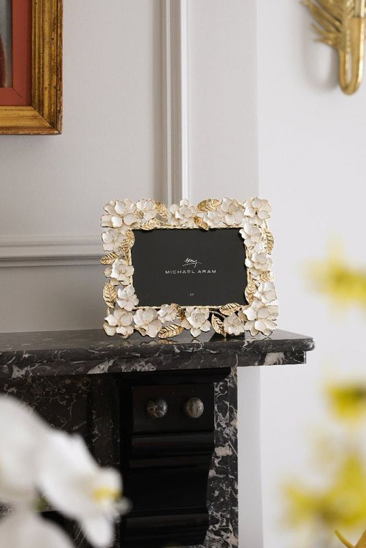 MICHAEL ARAM Frame Gardenia Sculpted 5x7