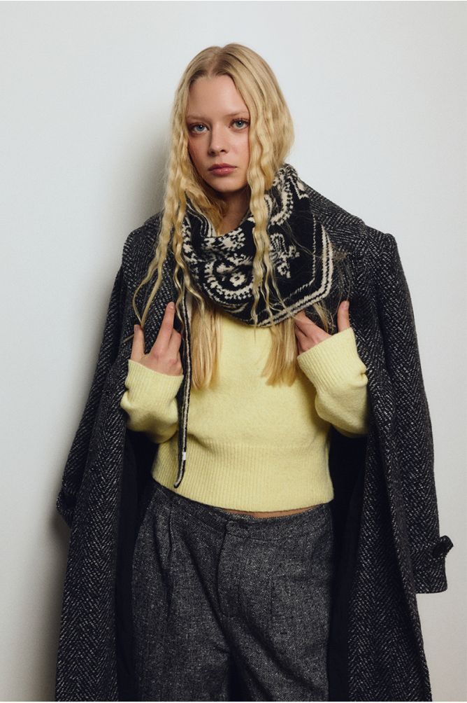 MOLLY BRACKEN Black & White Knit Scarf MOLLY BRACKEN Black & White Knit Scarf