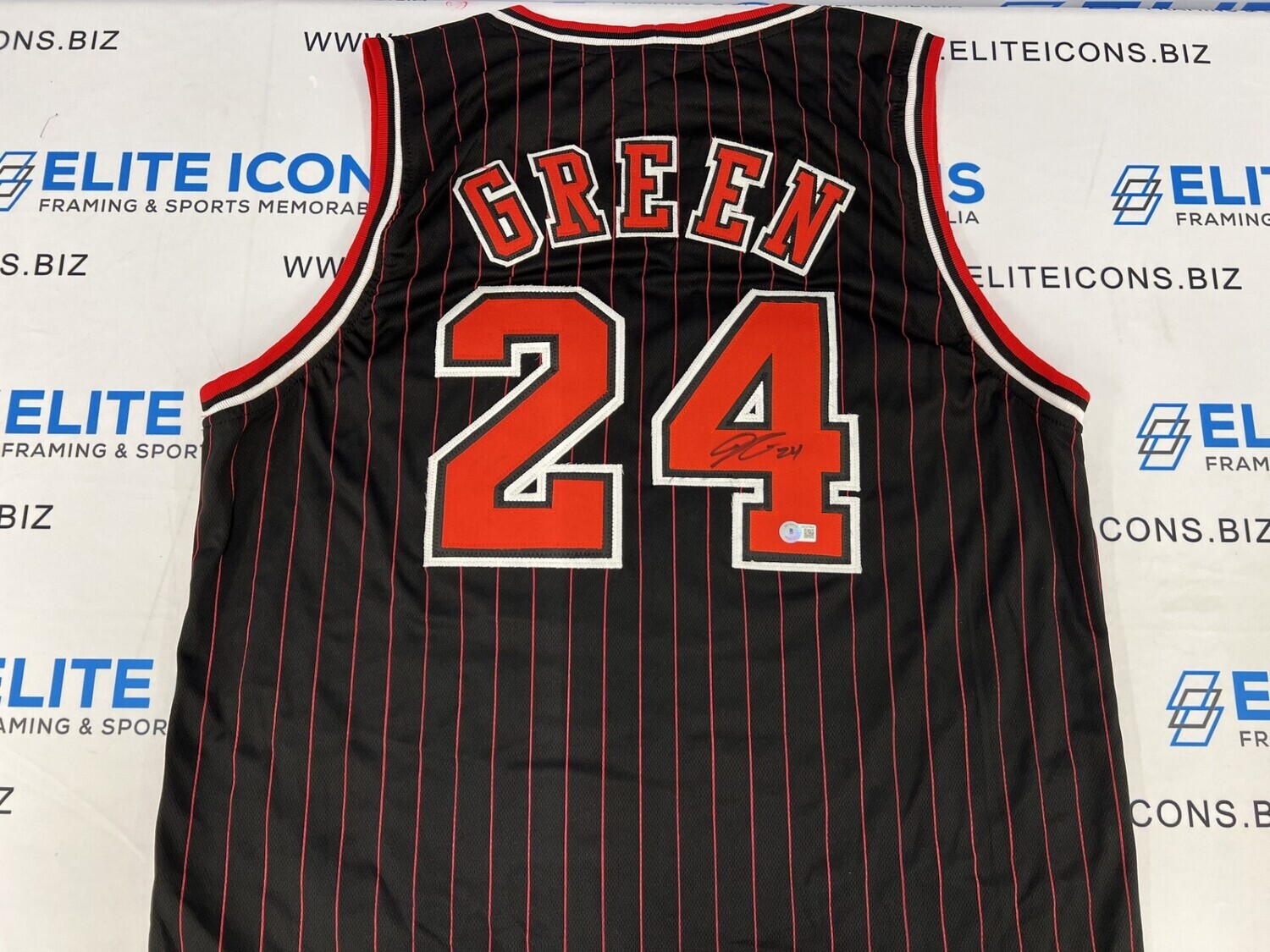 Javonte Green Signed XL Custom Pinstripe Bulls Jersey (Beckett COA)