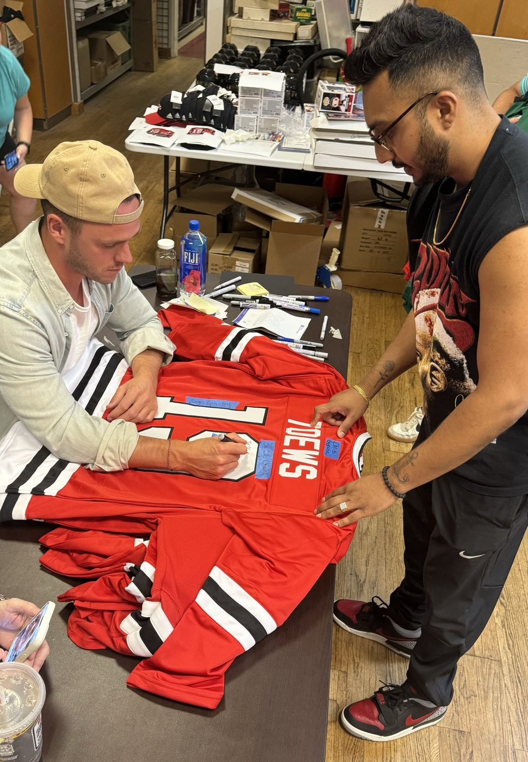 Jonathan Toews Signed Blackhawks Custom XL Jersey (Beckett COA)