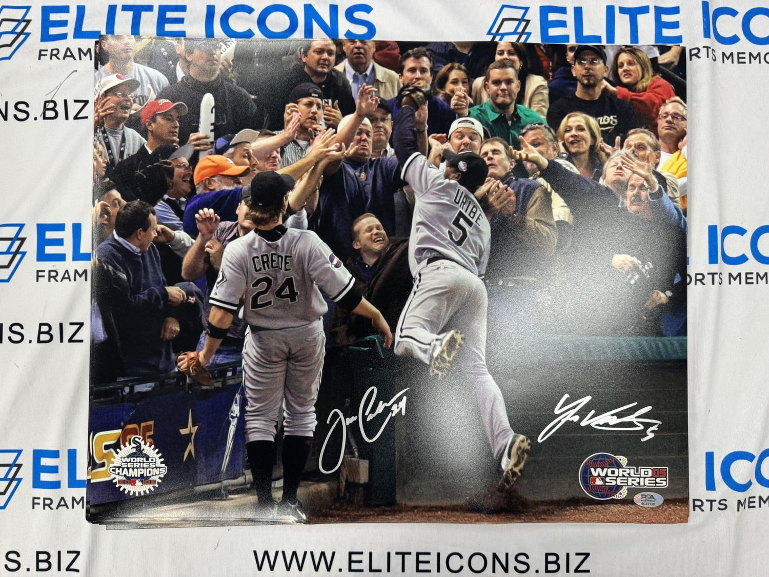Joe Crede & Juan Uribe Signed 16x20 Photo (PSA COA)