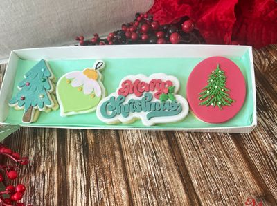Trees, Bauble and Merry cookie