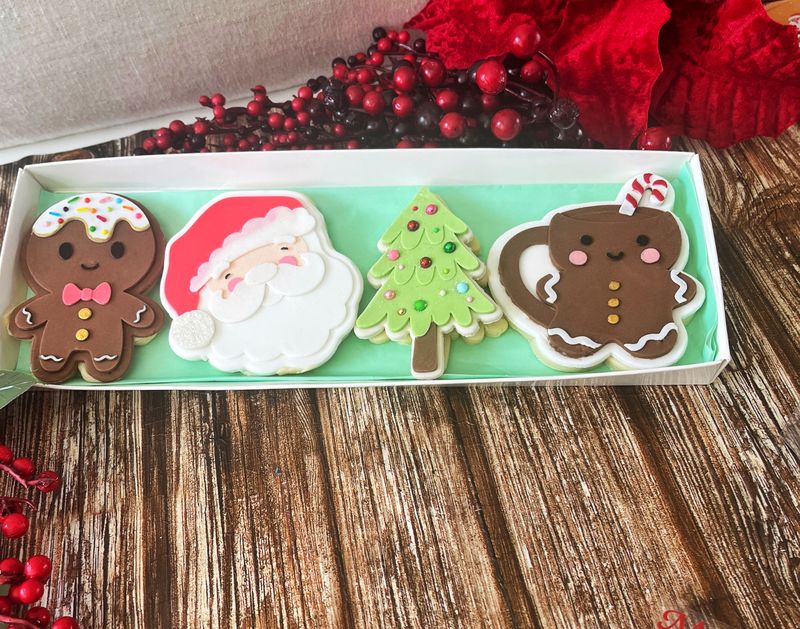 Ginger, Santa, Tree and Cocoa