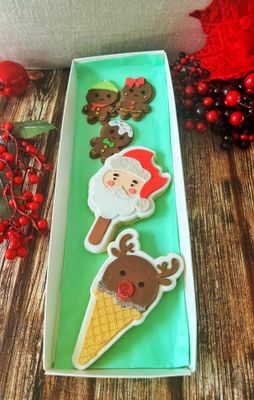 Santa, Cone and minis