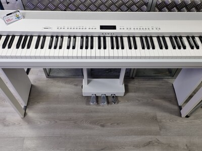 Piano KAWAI ES8