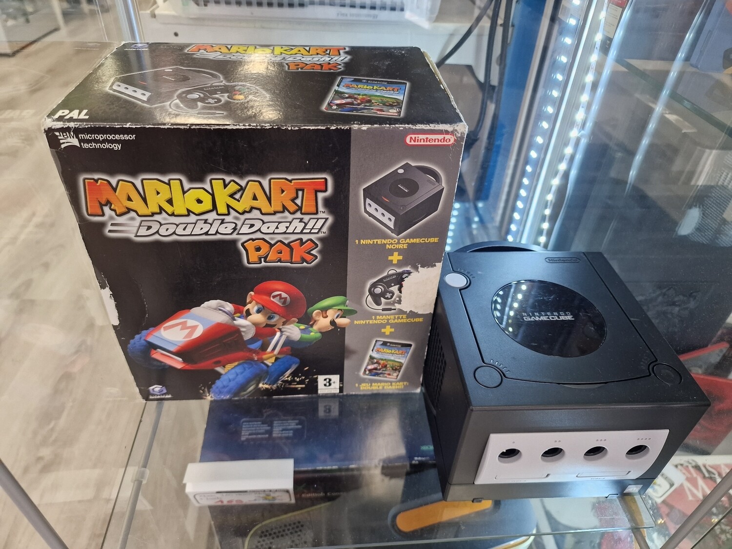 GameCube avec boite et Mario Kart