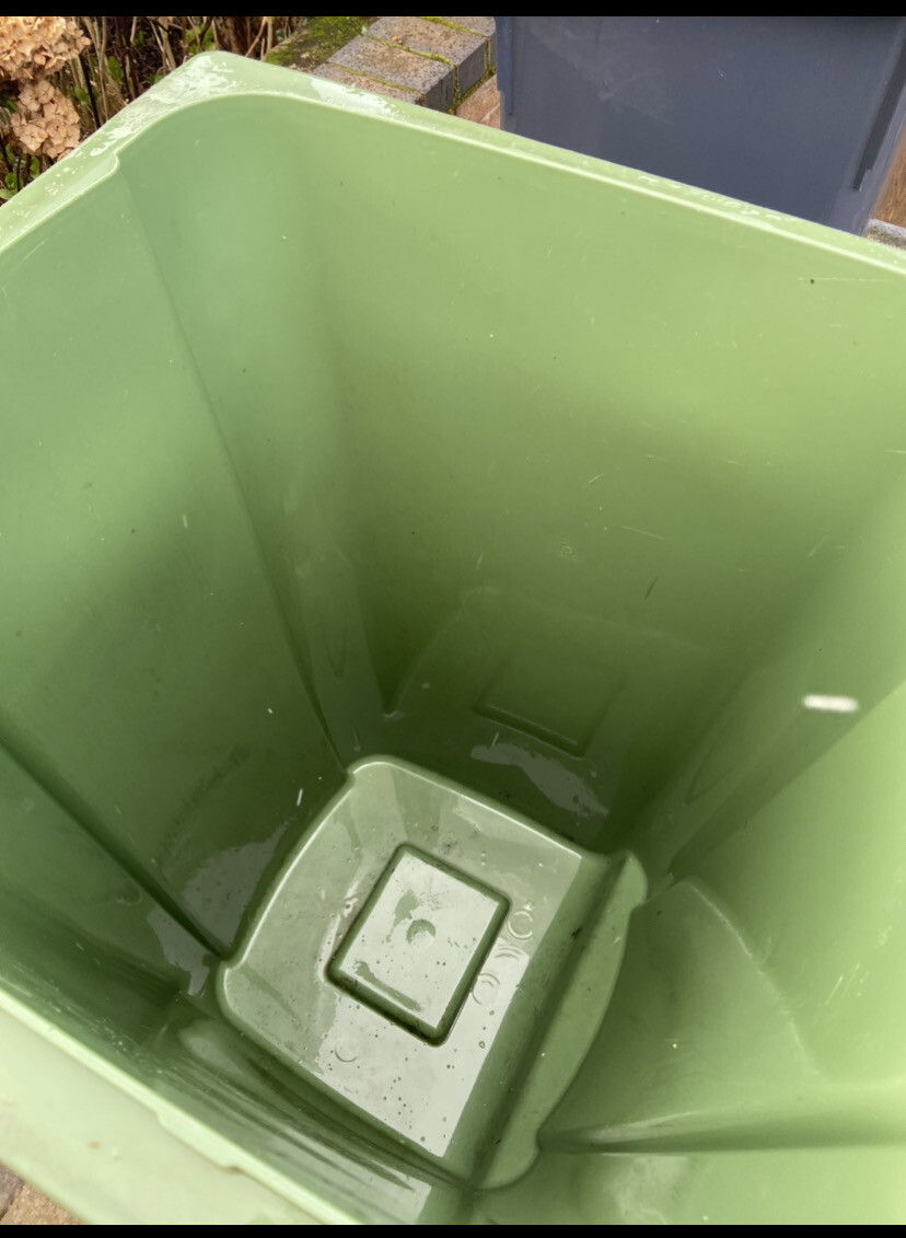 Green (Recycling) Bin 12 Cleans Plus 1 Free Green (Recycling) Bin 12 Cleans Plus 1 Free
