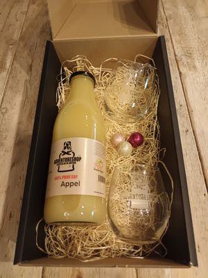 Geschenkverpakking met 100% Puur Sap (non alcoholische) met 2 glazen.