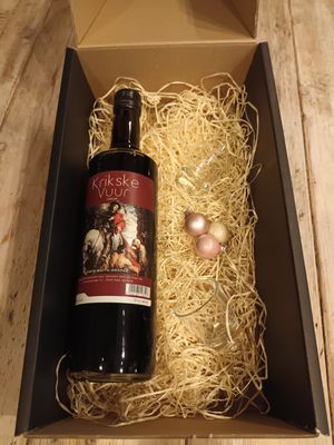 Geschenkverpakking alcoholische drank met 2 glazen