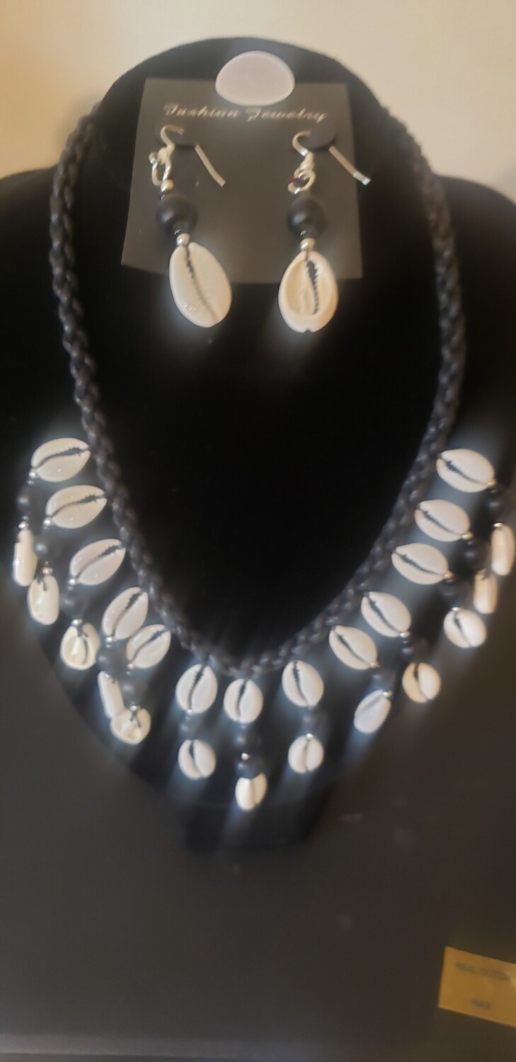 Cowrie  Shell Necklace set