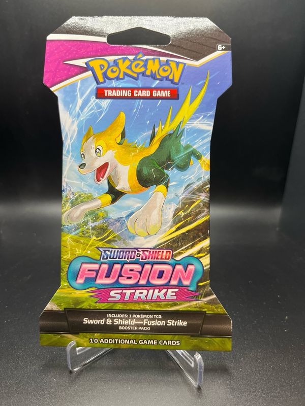 Fusion Strike Sleeved Booster Pack (Random Art)