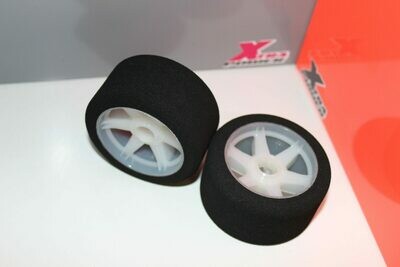 Hotrace 1/8 Front Tires Light rims 32shore    HR08FW32