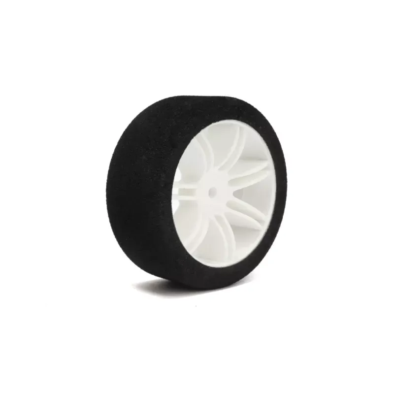 HOTRACE 37Shore REAR tires on WHITE Rims   HR10RB37