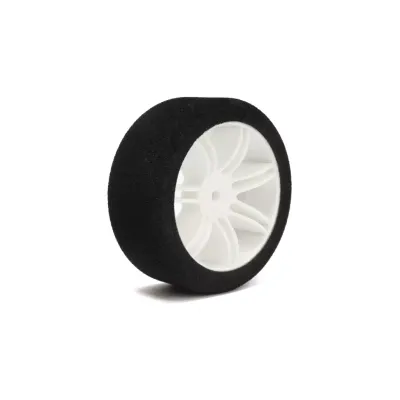 HOTRACE 37Shore REAR tires on WHITE Rims   HR10RB37