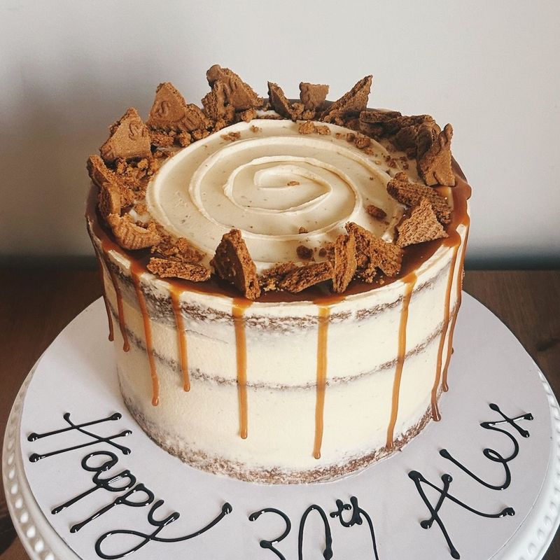 Caramel Biscoff Cake