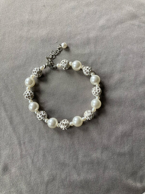 Armband witte en zilveren parels (bruid)