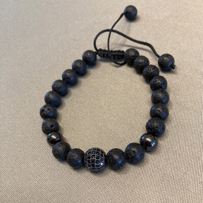 Bracelet with beads of lava stone and luxury pearl