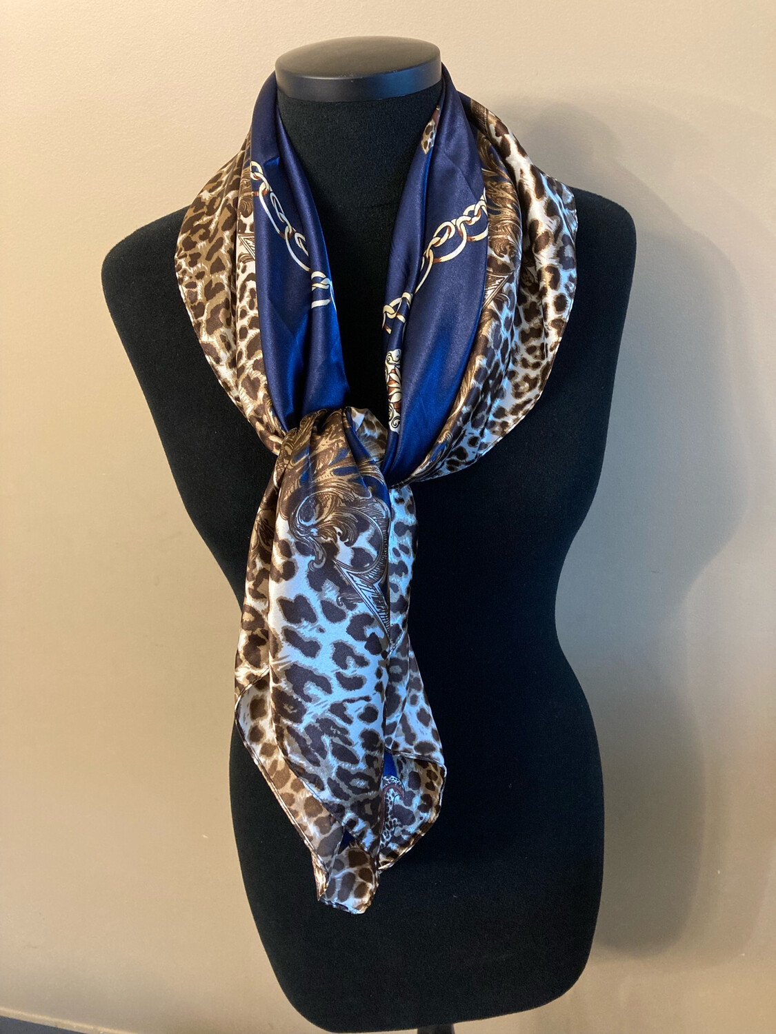 Sjaal blauw met luipaardprint 90 x 90 cm