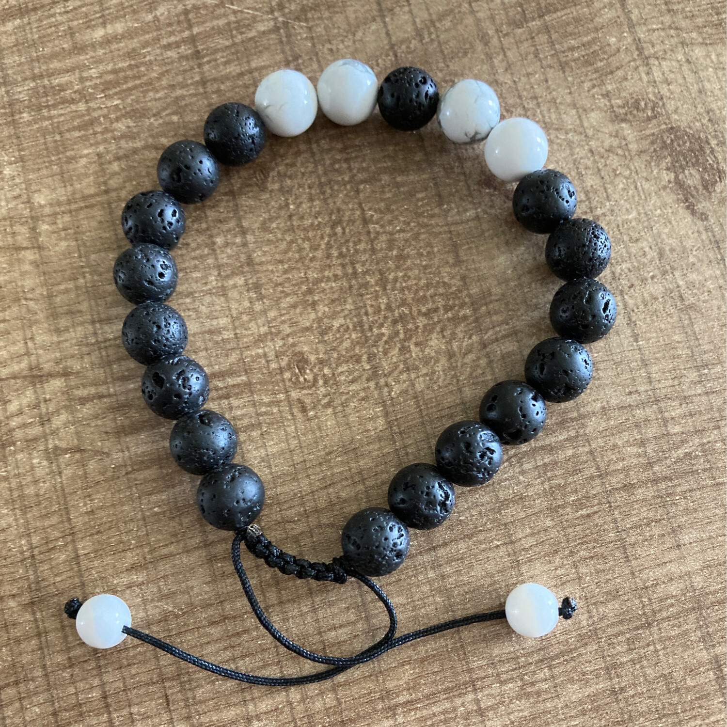 Natuursteen kralen armband koordjes lavasteen-howliet