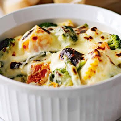 Y Baked Mixed Vegetables in White Sauce
