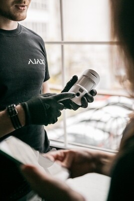 Installatie draadloos AJAX alarm systeem Installatie draadloos AJAX alarm systeem