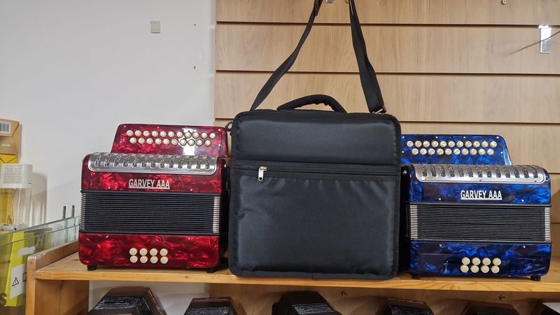 Bespoke Italian BEGINNER ACCORDION  SOFT BAG