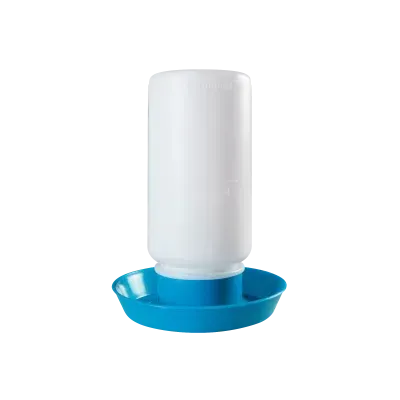 Küken und Hühnertränke mit Schraubverschluß 1l