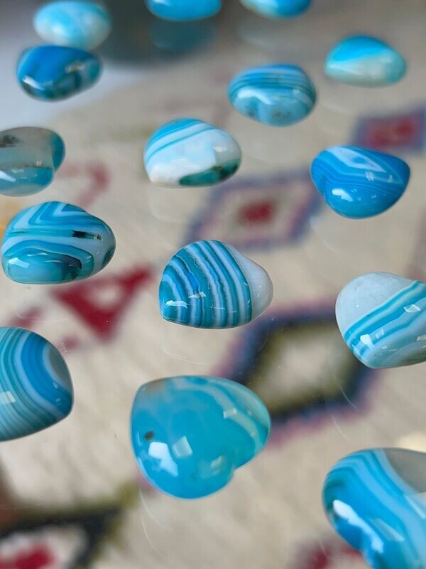 blauw agaat hartje (zelf acceptatie, aardend, stabiliserend) blauw agaat hartje (zelf acceptatie, aardend, stabiliserend)