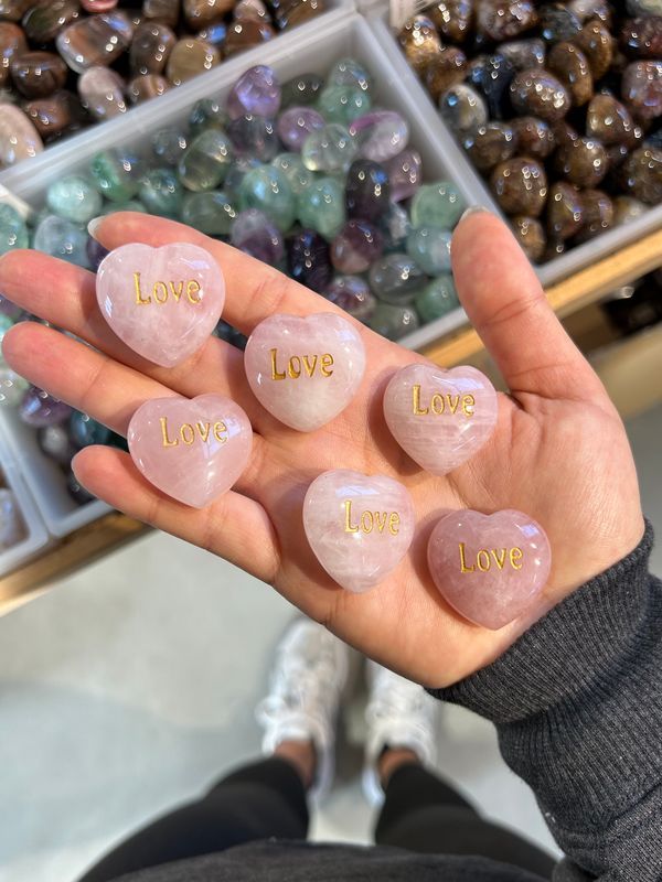 Love rozenkwarts hart (gegrafeerd)