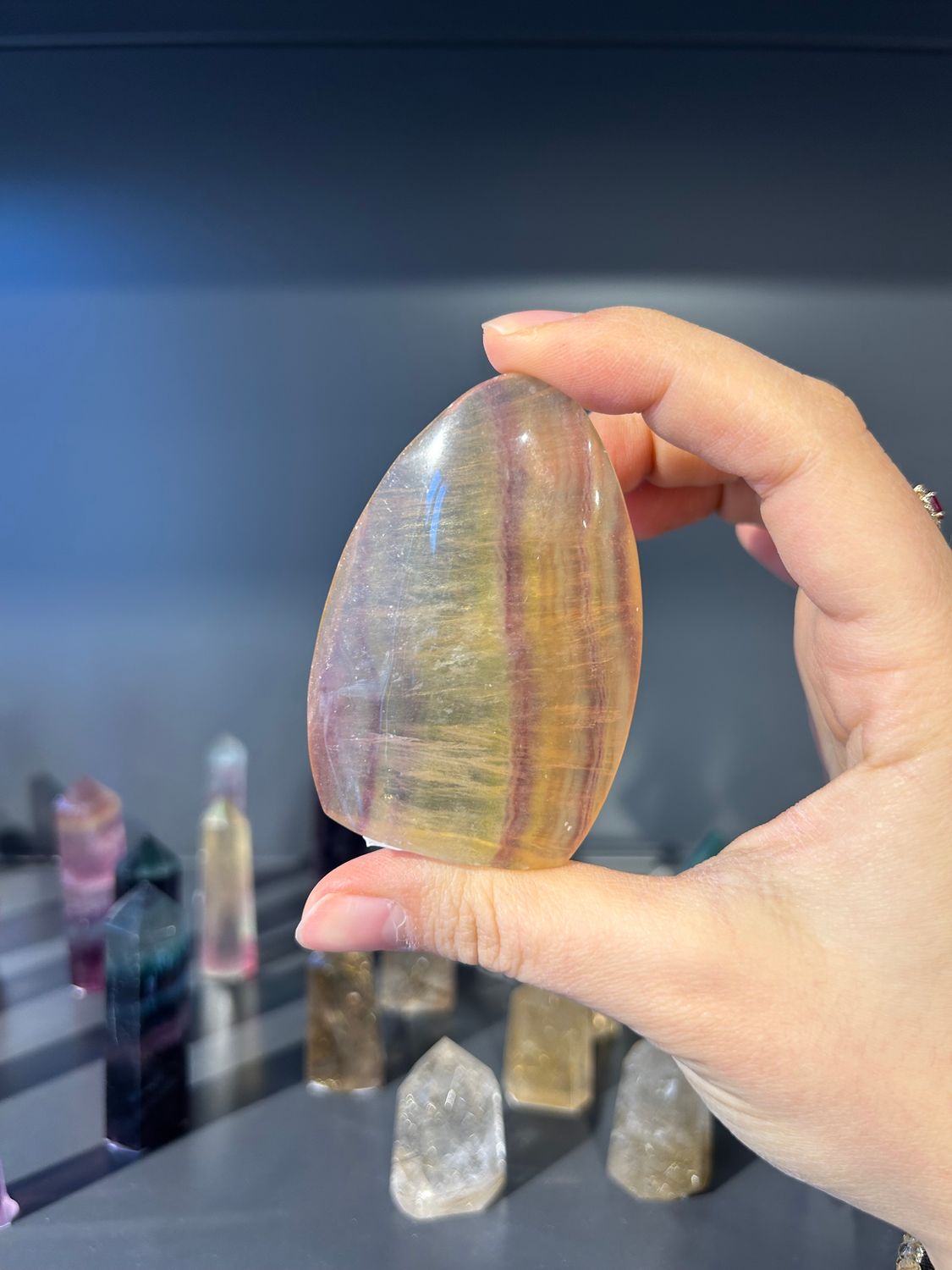Regenboog fluoriet sculptuur