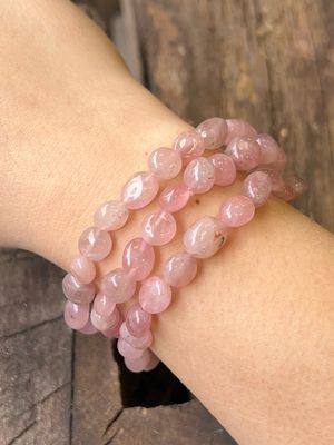 Rozenkwarts armband getrommeld Rozenkwarts armband getrommeld
