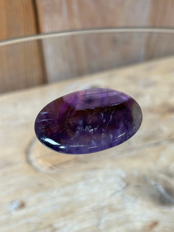 Worrystone/duimsteen van amethist